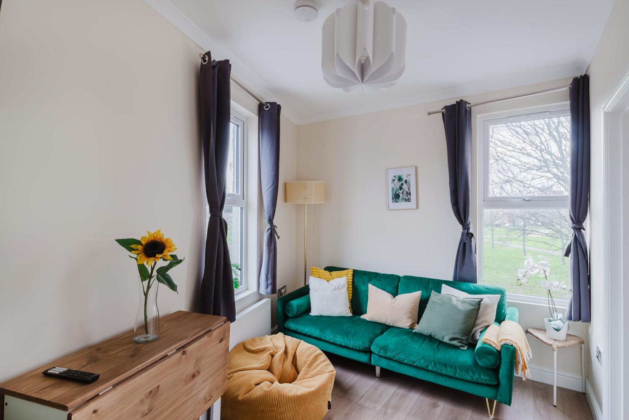 Modern Cosy Corner Flat 3 Bed And Loft Sleep 7 People Apartman London Kültér fotó