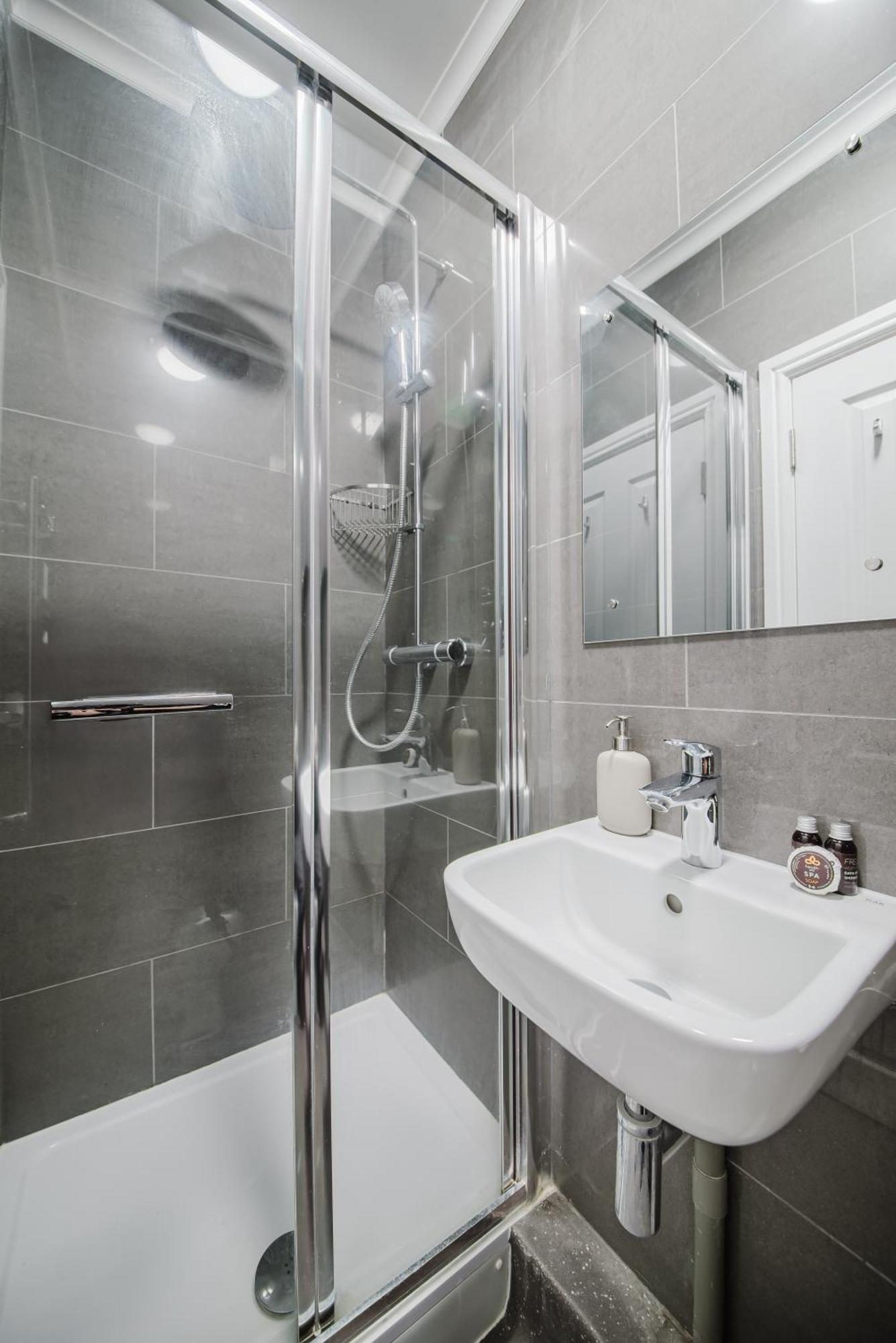 Modern Cosy Corner Flat 3 Bed And Loft Sleep 7 People Apartman London Kültér fotó