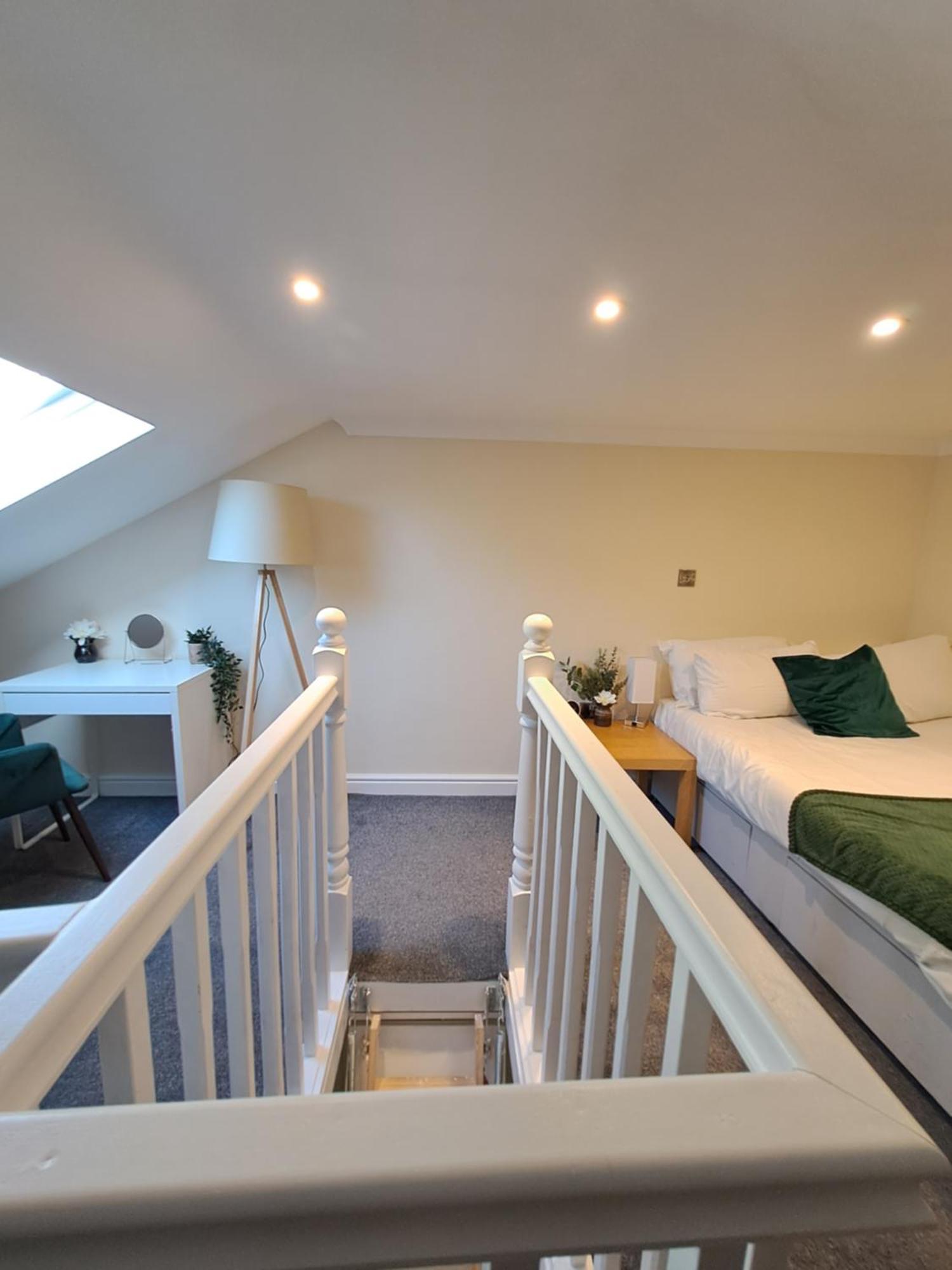Modern Cosy Corner Flat 3 Bed And Loft Sleep 7 People Apartman London Kültér fotó